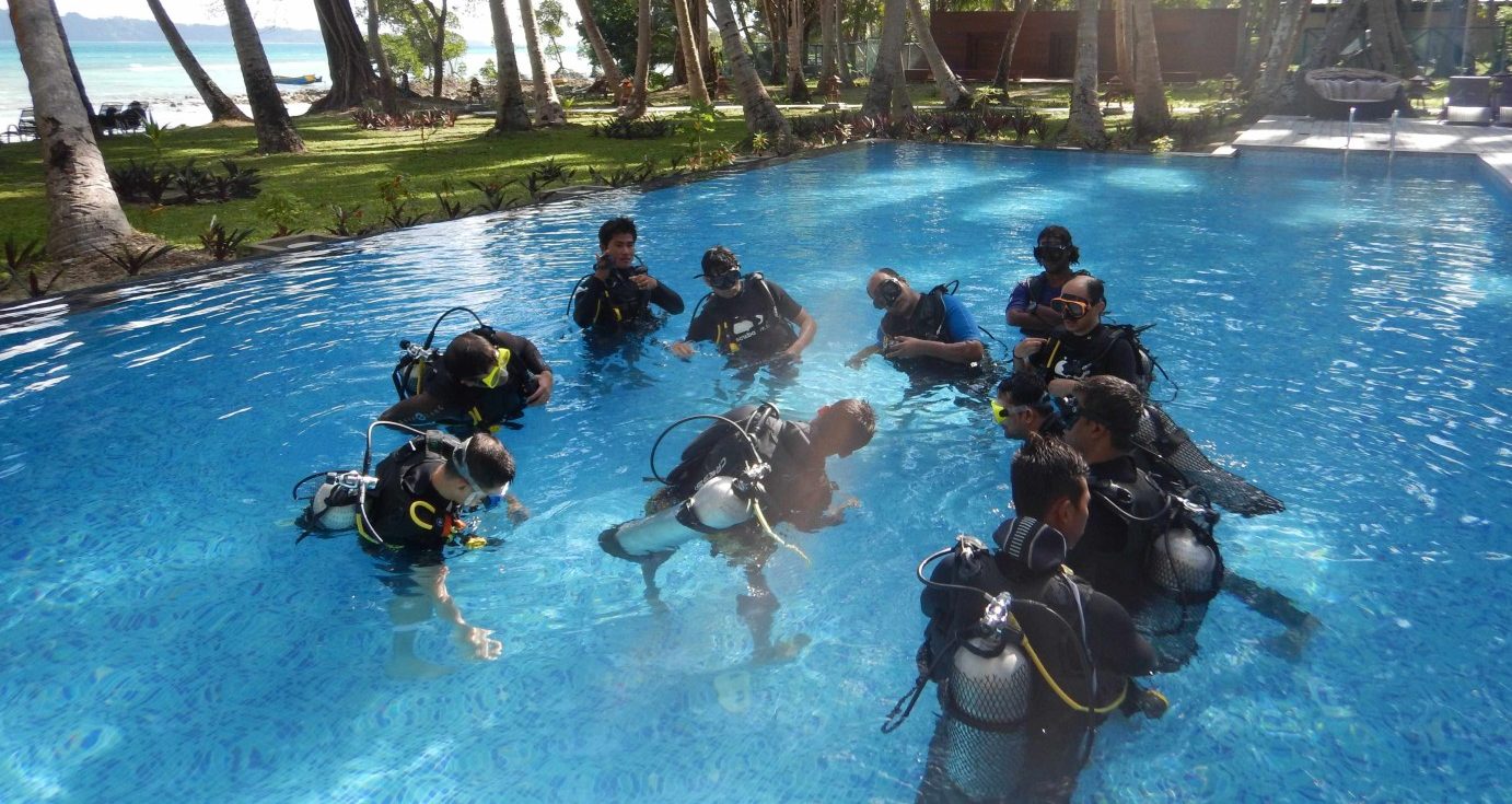 Confined Pool Training in Mumbai with ScubaLov