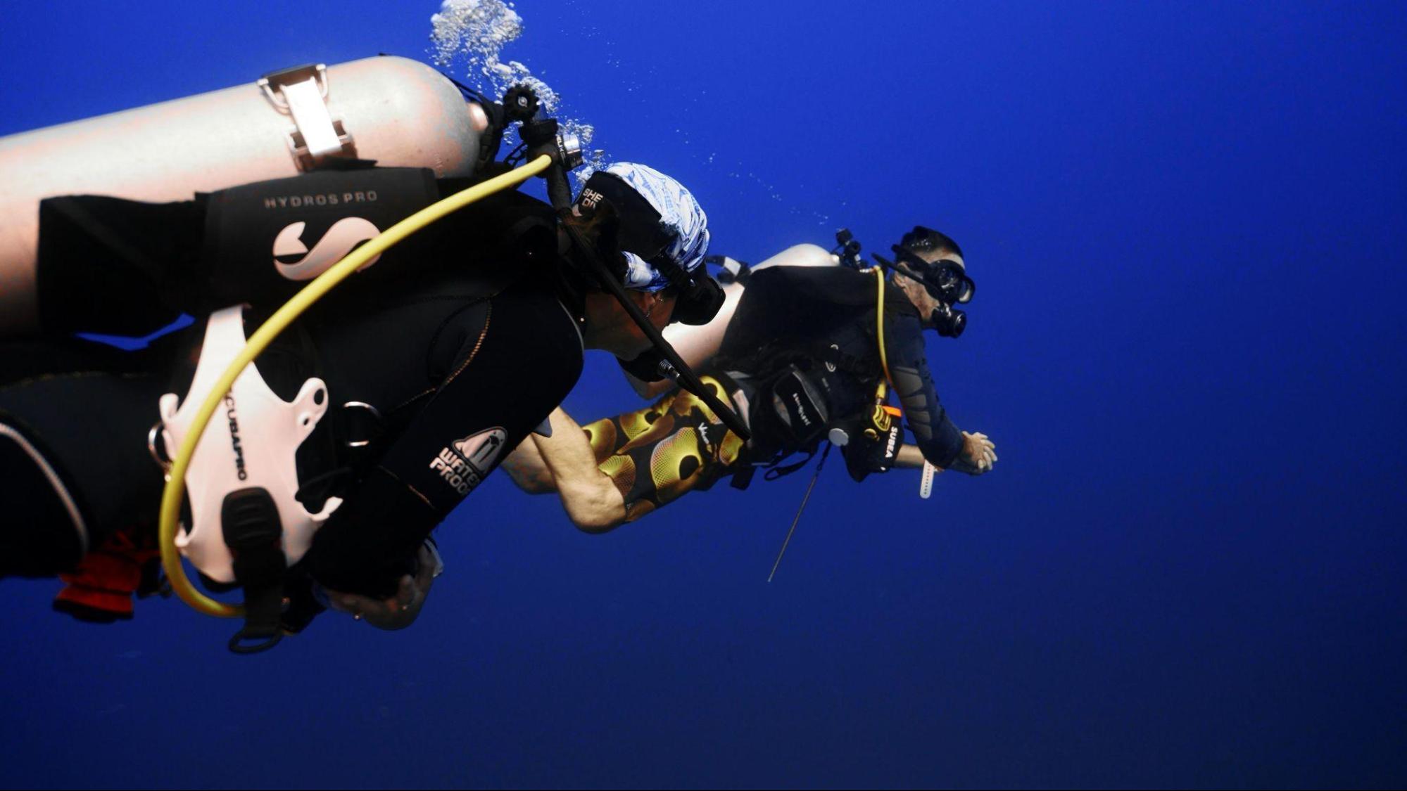From Dive Junkie to Dive Pro: Kickstart Your Career with the PADI Divemaster Course